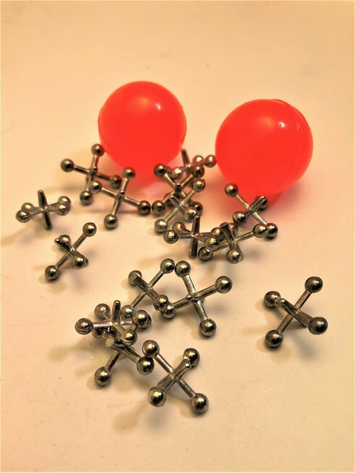 Classic Fun Toy Game with 16 Metal Jacks and 2 Red Rubber Balls